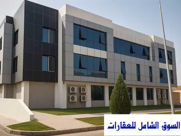 عيادة للإيجار 135 متر بموقع متميز بمدينة الشروق...