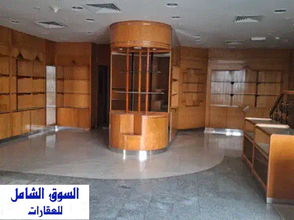 للإيجار محل تجاري مميز في قلب المجاز  الشارقة موقع حيوي واستراتيجي مناسب لجميع الأنشطة التجارية ...