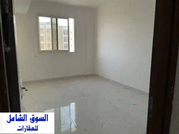 للإيجار في عجمان المويهات التلة بناية جديدة مساحات كبيرة تكيف مركزي غرفة وصالة 2 حمام مع بلكونه ... 3