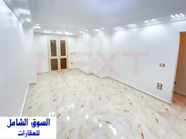 شقة للبيع 110 م  كامب شيزار ( خطوات من ش أبو قير و الترام )