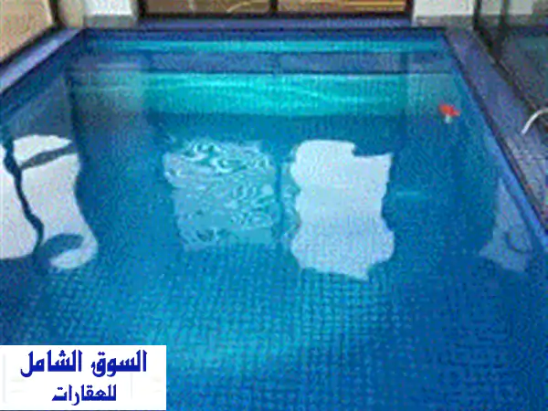 للإيجار شاليه سنوي للعائلات يتكون من عشرين غرفة ماستر، وست مطابخ، ومسبحين. الدور الثالث يضم ملعب ...