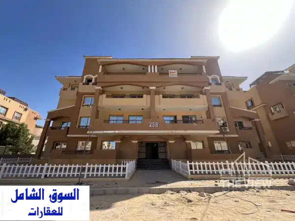 شقة استلام فوري في الشيخ زايد كمبوند الخمائل Khamayel Compound  استثماري بحصة ف الارض بمقدم و الباقي اقساط علي 4 سنوات مرحلة تانية الهضبة
