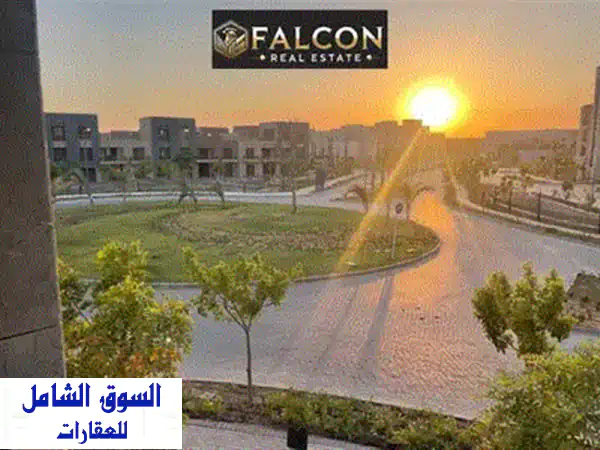 استلم فورا بخصم 43   شقه بمواصفات فيلا( 190 متر)خصوصيه 100   للبيع في ديستريكت 5  District 5 التجمع الخامس دقائق من ميفيدا وهايد بارك وماونتن فيو 4