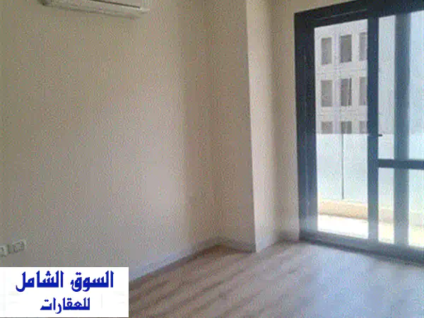 شقه للبيع في كمبوند الباتيو اورو متشطبه بالمطبخ والتكييفات بسعر مميز جدا 3