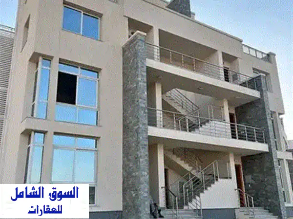 بالقرب من ابراج  العلمين _صف اول لاجون _عائد ايجاري بالدولار _ شاليه للبيع في مارينا 8 الساحل الشمالي _ دقايق من الي مراسي & الحي اللاتيني 3