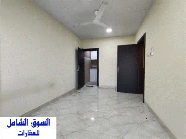استوديو في مدينة عيسى للإيجار مع مكيف سبليت. 130 دينار بحريني مع كهرباء وماء غير محدود. غرفة واحدة، ...