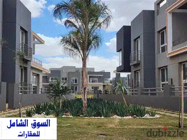 شقه استلام فورى متشطبه بالكامل من المالك مباشرة  بجوار جراند هايتس 2