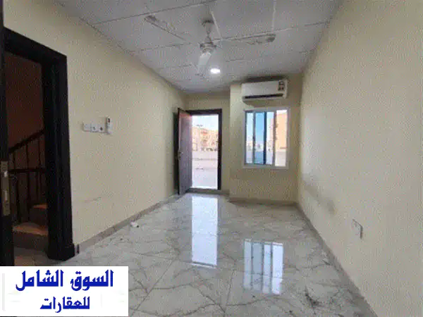 استوديو في مدينة عيسى للإيجار مع مكيف سبليت. 130 دينار بحريني مع كهرباء وماء غير محدود. غرفة واحدة، ... 2