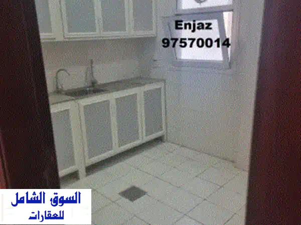 مساحة تجارية للإيجار في أبو حليفة، متوفرة في وحدة بالطابق الأول في موقع مميز على الشارع الرئيسي. ...