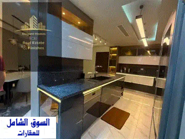 شقة أرضي بجاردن للإيجار في ميدتاون – أمام الجامعة الأمريكية  220 م + جاردن 100 م 3