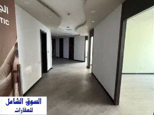 عيادة للإيجار السنوي في الشارقة 20 غرفة تشطيبه...