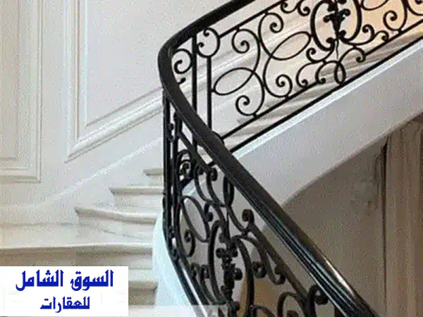 فيلا للبيع في تلال إيست  نوع الوحدة: فيلا  المساحة: 233 متر   مميزات الكمبوند:  موقع استراتيجي مميز في قلب القاهرة الجديدة  تصميمات عصرية وتشطيبات فاخرة  مساحات خضراء واسعة ومسطحات مائية  حمامات سباح 3