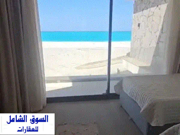 البحر المارينا والأبراج  في لقطة واحدة صف أول بحر264 م استلم فوري فيلا مفروشة للبيع مارينا 5 لسان الوزيرالساحل جوار مراسي والعلمين North Coast Marina 5
