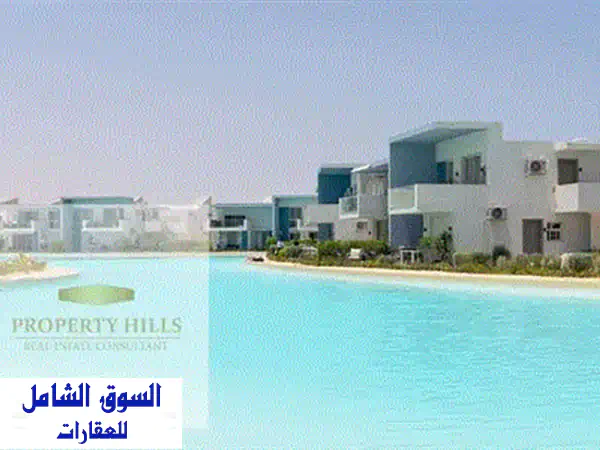 بأقل مقدم علي اطول فتره شاليه متشطب بالتكييفات 3 غرف  في الساحل علي البحر في فوكا باي بجوار ماوتن فيو 2