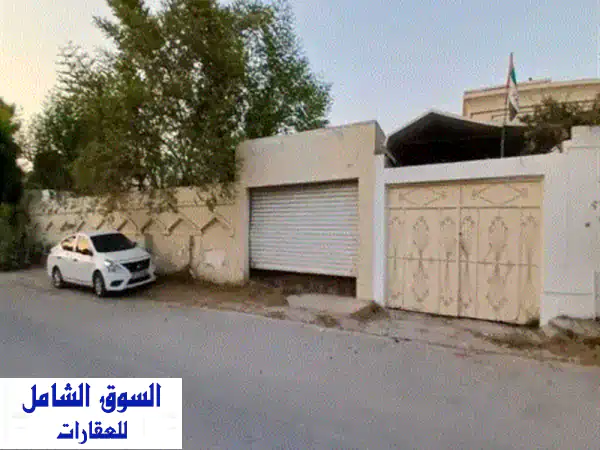 فيلا استثمارية للإيجار  القادسية، الشارقة فيلا على زاوية شارعين بمساحة أرض 8000 قدم، تضم 3 شقق ... 3