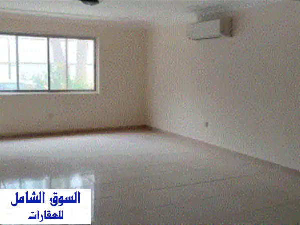 ملاذك العائلي بامتياز في سار: فيلا 4 غرف نوم شبه...