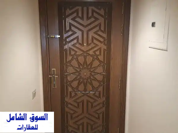 شقة أرضي مرتفع سوبر لوكس (٢ نوم و٢ حمام) منطقة ز بجو