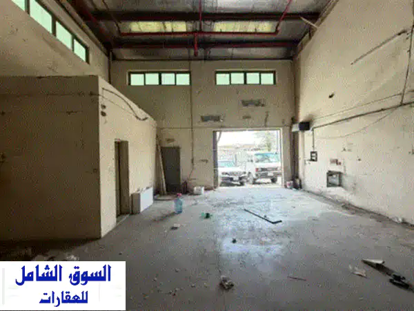 مستودع للإيجار السنوي في المنطقة الصناعية 10 بمساحة...